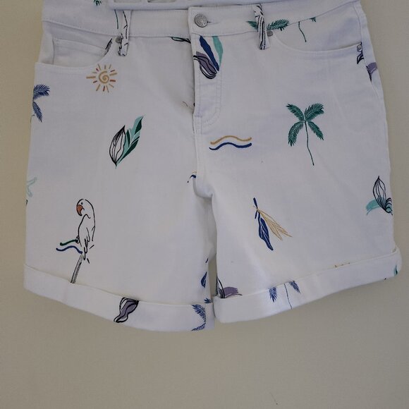 Chico's So Slimming Girlfriend Denim Short (ropical Print) - Picture 1 of 2